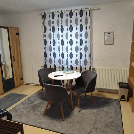 Gaestezimmer Boxenstopp *