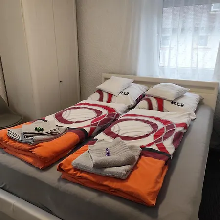 Gaestezimmer Boxenstopp * Veitsbronn